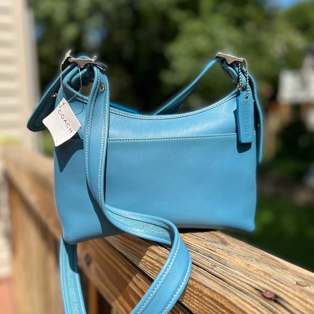Coach Legacy Small Pocket Zip. Style #9136